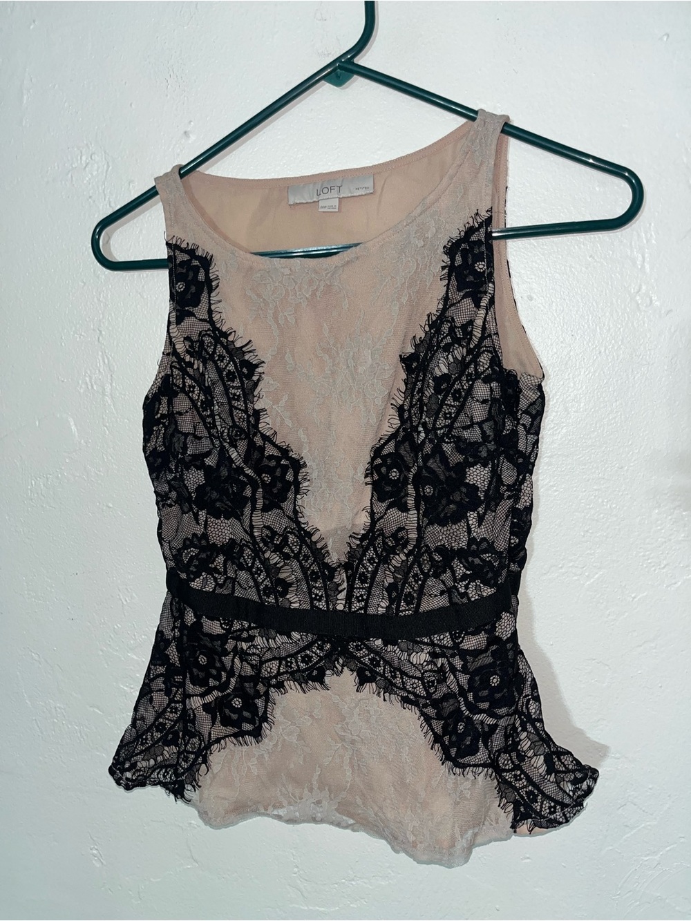 LOFT Lace Peplum Tank Top Nude Eyelash Trim Coquette Romantic Goth 00 Petite 00P